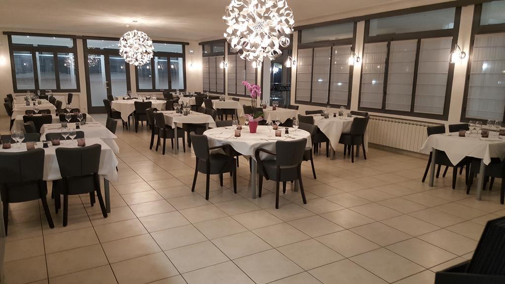 Hotel Restaurant Robinson Beaucaire  Ngoại thất bức ảnh